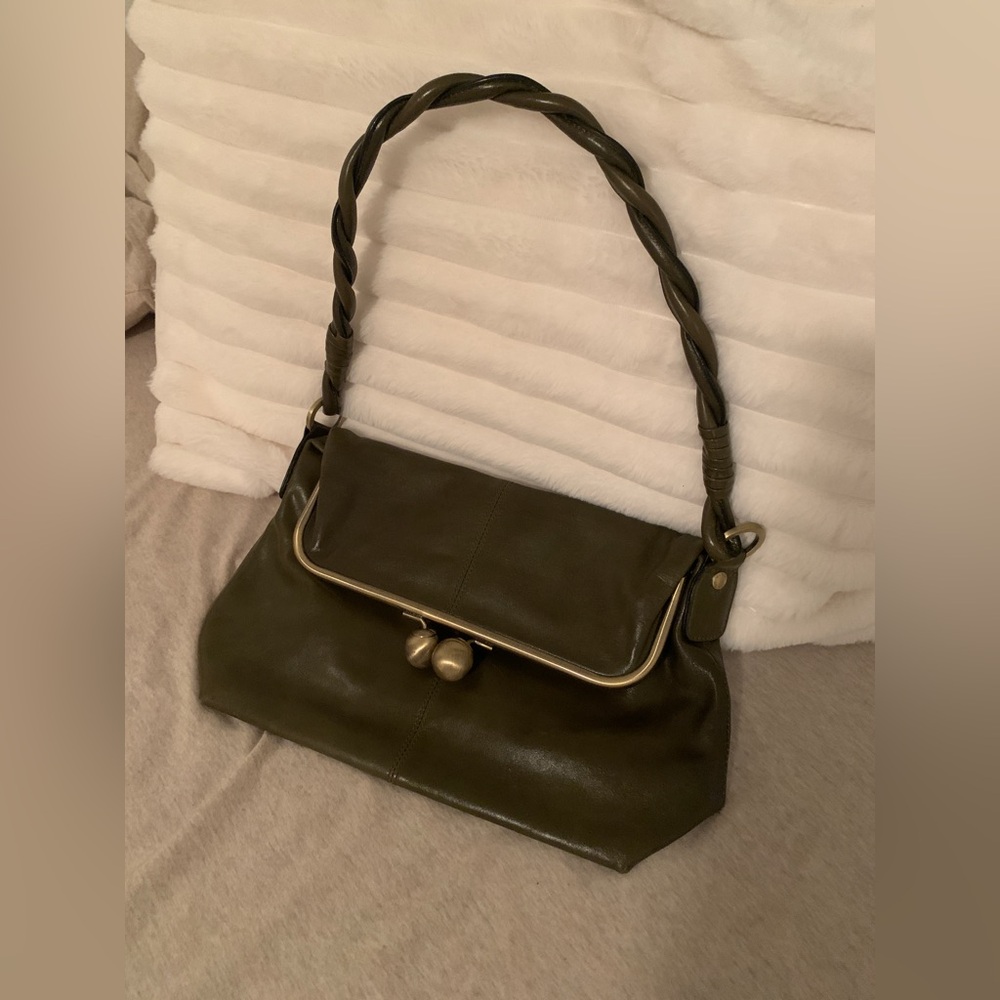 Stunning Jane Shilton deep olive green shoulder purse with coin purse closure